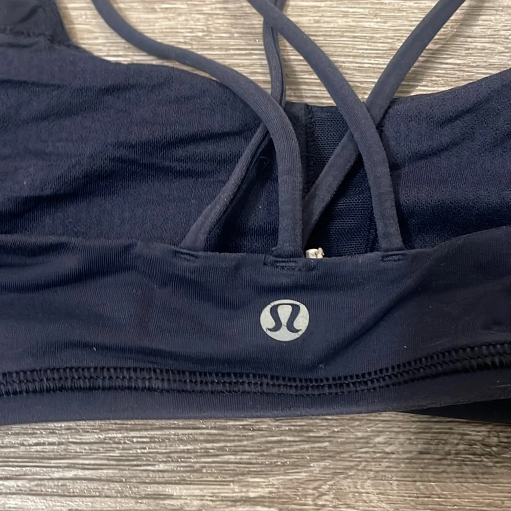 Lululemon dark blue strappy sports bra size 6 workout athletic running yoga_2